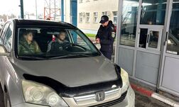 Őrizetbevétel és tucatnyi gyanúsított a halmi határátkelő-botrányban