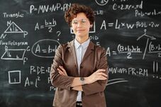 Kiürülnek a katedrák? – Lassan nem lesz, aki matematikát, fizikát és kémiát tanítson a iskolákban