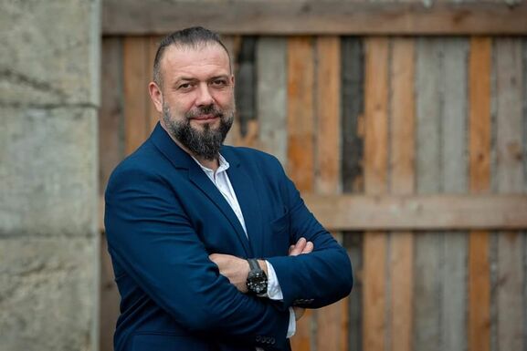 Pál D. Attila folytatná a munkát, de nem jelentkezhet a marosvásárhelyi színház igazgatói tisztségére