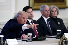 Ingatag lábakon áll Trump karibi drogháborúja