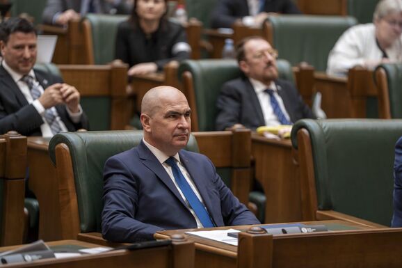 Bolojan azt reméli, mielőbb stabil kormánya lesz Romániának