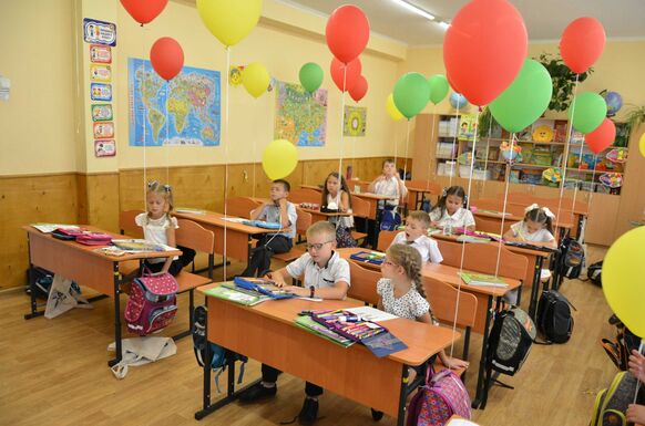 Közel 2,9 millió diák kezdi meg a tanulást hétfőn – Így épül fel a 2026–2027-es tanév