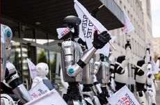 Robotok tüntettek a mesterséges intelligencia ellen – „Védjék meg a munkahelyeket!”