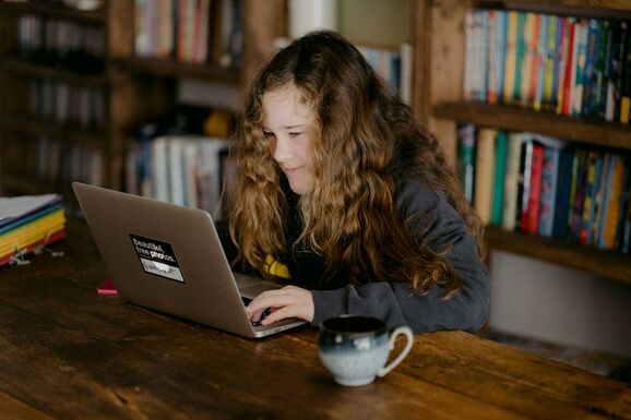 Elhasalt a diákok többsége a digitális PISA-teszten – Új AI-útmutató segíthet