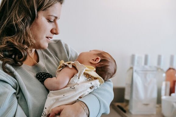 Górcső alatt a kisgyerekesek – Ellenőrzik a gyermeknevelési támogatást