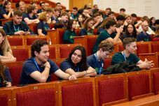 Nemzetközi gazdasági esettanulmány-verseny – 14 egyetem csapata méretkezik meg Kolozsváron