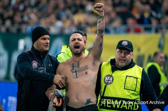 A stadionlelátóról a gazdák közé – A „román nép felszabadításáért” bujtogatott