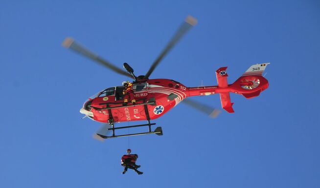 Helikopterrel hoztak le a hegyről egy német turistát