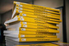 Ingyenes román tesztgyűjteményt kapnak a magyar nyelven tanuló diákok