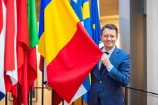 Döntött a PSD a Mureșan-kormányról, a PNL szerint tovább mélyítik a válságot