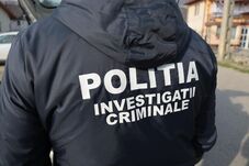 Fiatal nő holttestét találták egy folyóból kihúzott bőröndben