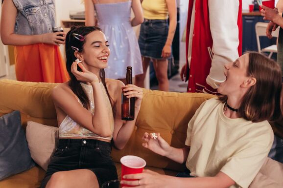 Drog, alkohol, szex, szerencsejáték: döbbenetes adatok érkeztek a romániai kamaszokról