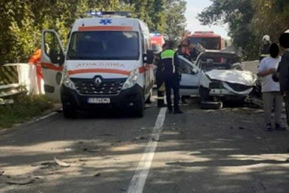 Kisteherautó és szeméygépkocsi ütközött, egy férfi meghalt