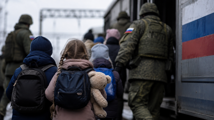 Ukrán gyermekek ezreit hurcolták Oroszországba – Szankciókat vetett ki az EU