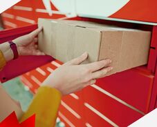 Trükkös easybox-csalás – Termék-visszaküldést szimulált egy fiatalember