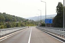 Megkönnyebbülés a sofőröknek: napokon belül megnyílik az új terelőút a Prahova-völgyében