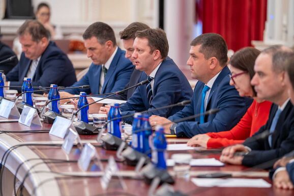Szerda kora délután eldől, lesz-e új kormánya Romániának