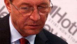 Băsescu: vissza kell szereznünk külföldi hitelünket
