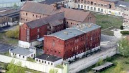 A foglyok megveszik a börtönt