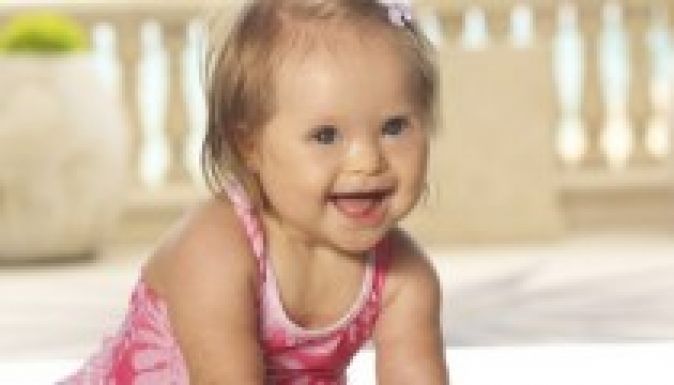 Down-kóros kislány lett a DC Kids reklámarca