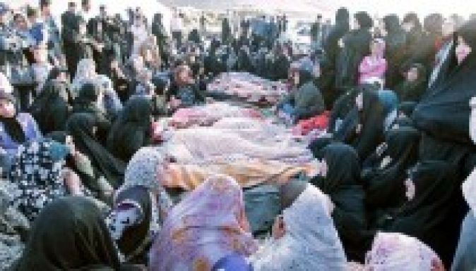 300 fölé nőtt az iráni földrengések áldozatainak száma