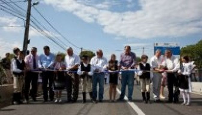 Fürdő- és útátadás Háromszéken: Székelyföld építkezik