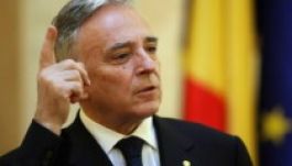 Isărescu: komoly intelmek komolytalan politikusokhoz