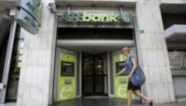 Nyakig csávában a bankvezér: eurómilliókat menekített ingatlanba 