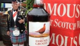 Elkészítették a világ legnagyobb whiskysüvegét Csehországban