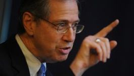 Gitenstein „elvszerű döntést