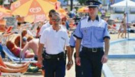 Román rendőrök Hajdúszoboszlón, magyarok a Pádison