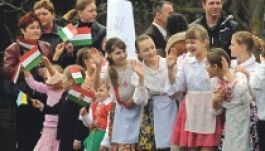 Kárpátalján hivatalos státust kapott a magyar nyelv