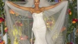 Vőlegény nincs, de már szervezi az esküvőt