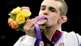 Bronzérmes kötöttfogású birkozásban Módos Péter 