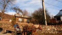 Csak 2016-ban fejeződik be a romániai falvak villamosítása