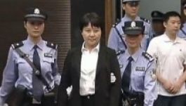 Felfüggesztett halálbüntetést kapott a gyilkos politikusfeleség