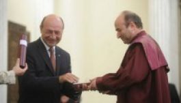 Ki sajátította ki az alkotmánybíróság  jogkörét?