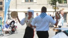 Megkezdődött a Szent István-napi néptánctalálkozó Kolozsváron 