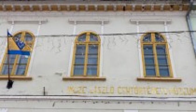 Háromszék: kétnyelvű intézménynevekért perelnek