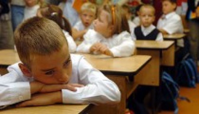 Az előkészítősök bóbiskolnak az iskolapadban