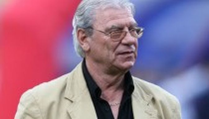 Koszorúérműtétet hajtanak végre Jenei Imre legendás edzőn