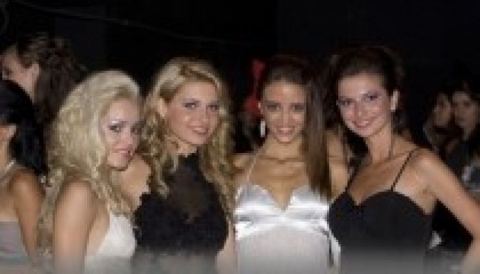 Kiválasztották Erdély tizenkét legszebb lányát