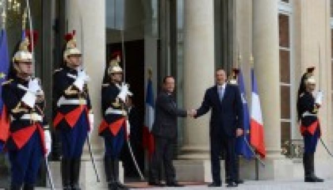 Az örmény-azéri viszony rendezését kérte Hollande
