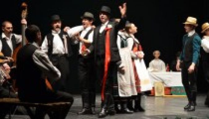 Balánbányán a néptáncosok