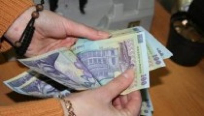 Négy lejjel nőtt a nettó átlagbér júliusban Romániában