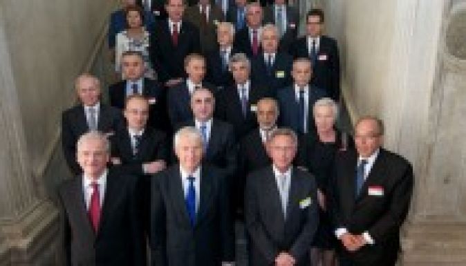 Bukarestben tájékozódik a Velencei Bizottság küldöttsége