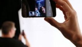 Viszik az új iPhonet: egy óra alatt elfogyott az összes 