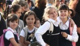 Maros megye: méz is kerül a tej-kifli mellé az iskolába?