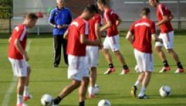 Ki kíséri el a D csoportból Hollandiát a brazíliai foci-vb-re?