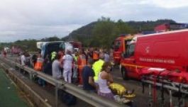 Román busz balesete Franciaországban: negyven sérült